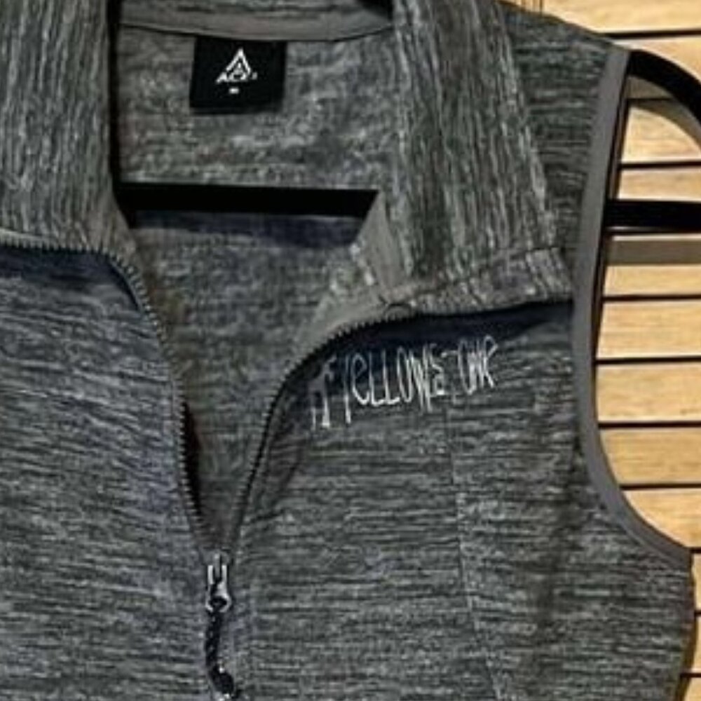 EUC / LIKE NEW Women's Med weight Tourist Yellowstone‎ Vest SZ M